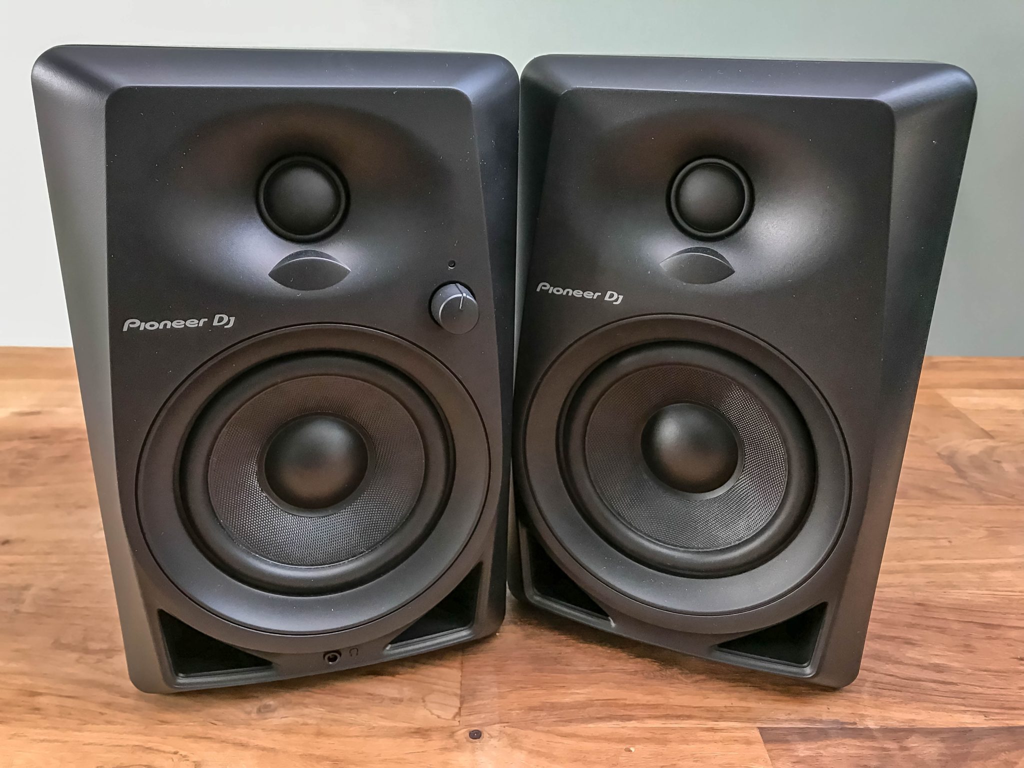 Pioneer DM-40 Monitor Speaker Review // 