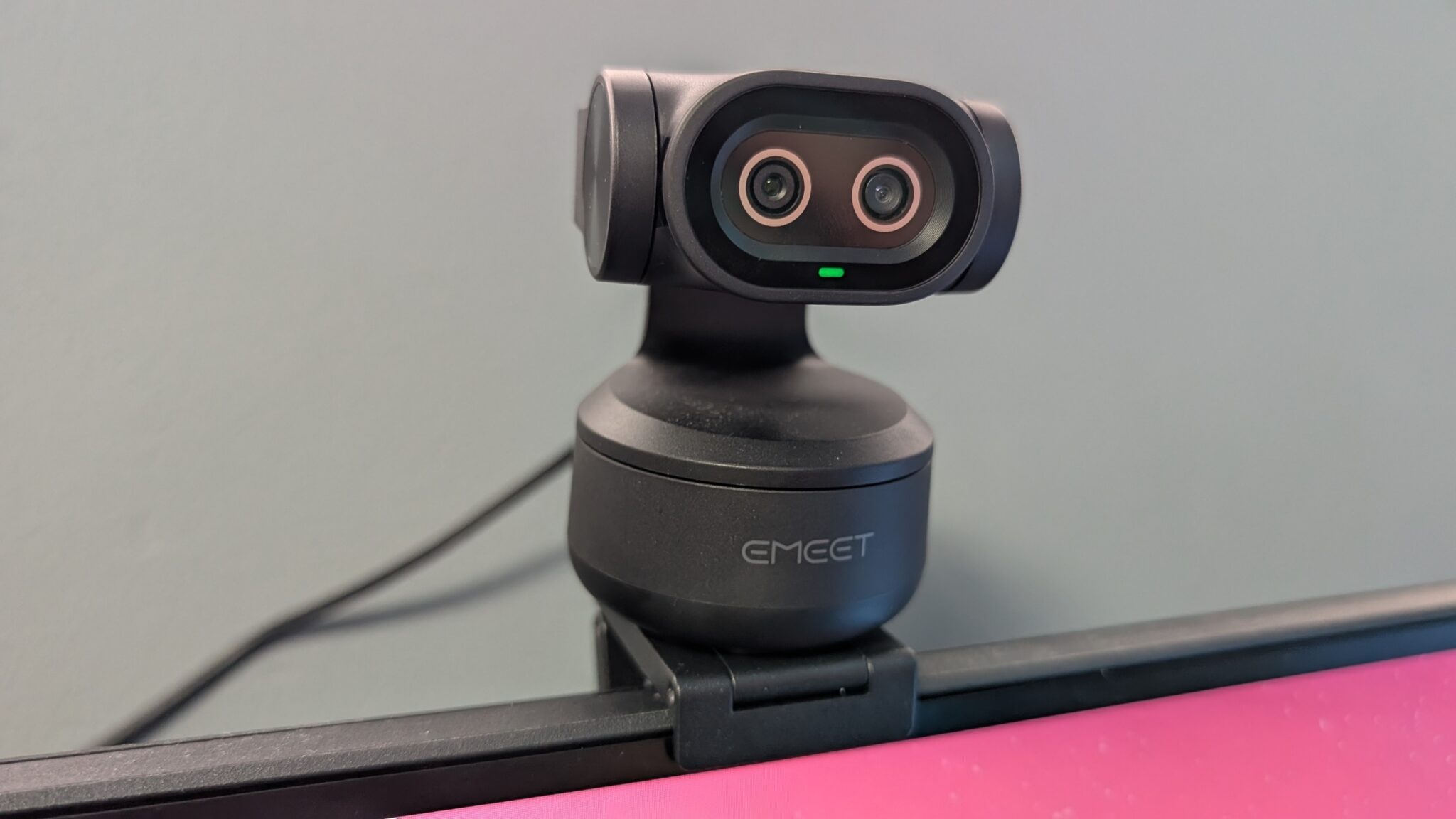 EMEET PIXY Dual-Camera PTZ 4K Webcam Review | TechNuovo